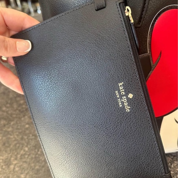 🚫SOLD🚫✨💎NEW WITH TAGS✨💎 Reversible KATE SPADE X DISNEY Large Tote! - Picture 6 of 7